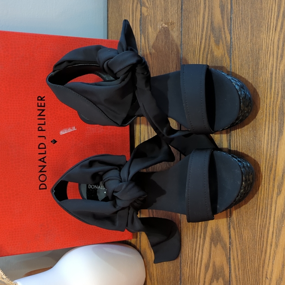 Donald J. Pliner Nela Platform Wedge sandals